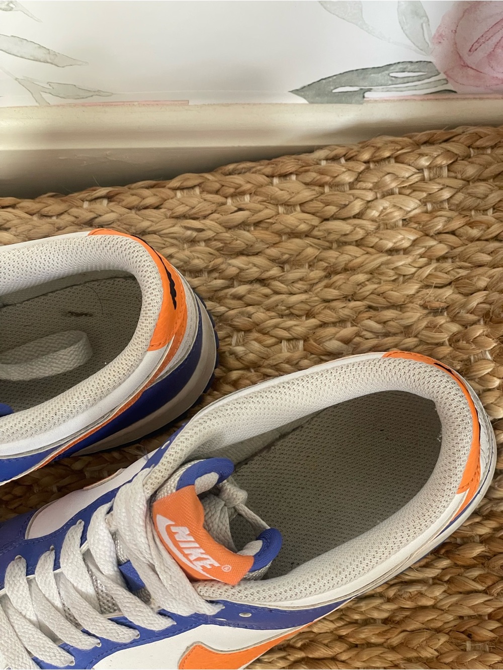 Nike Dunk Low Knicks White Blue Orange Youth Sneakers Size 7Y Streetwear Skater - Picture 7 of 9